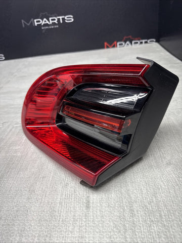 2015-2018 PORSCHE MACAN RIGHT INNER TAIL LIGHT/ LAMP LED - 95B945094G