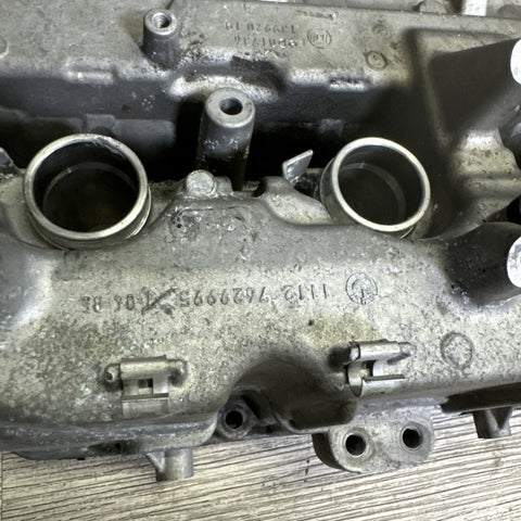 12-16 BMW F10 M5 S63 LH Left Valve Cover 7603653 11127601455 7601455