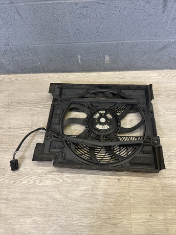 2000-2003 BMW E39 M5 Radiator Fan Motor Fan Assembly 6921324