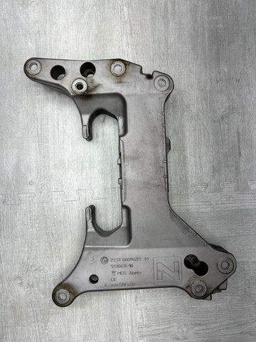 21-26 BMW G80 G82 G83 M3 M4 TRANSMISSION CROSSMEMBER BRACKET MOUNT 2231808942101