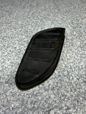 2008-2013 BMW M3 E92 E93 Right Hood Scoop Seal OEM 8041988