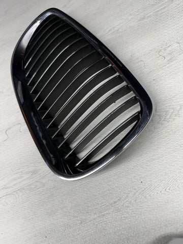 08-13 BMW E90 E92 E93 M3 Front Kidney Grilles Grills Chrome OEM