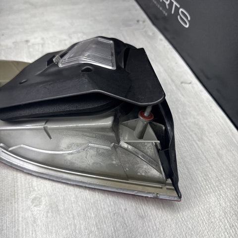 01-06 BMW E46 330 M3 CONVERTIBLE REAR LED TAIL LIGHT PASSENGER