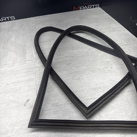 01-06 BMW E46 M3 Rear Vent Quarter Glass Window Seal Gasket Weatherstrip Set OEM