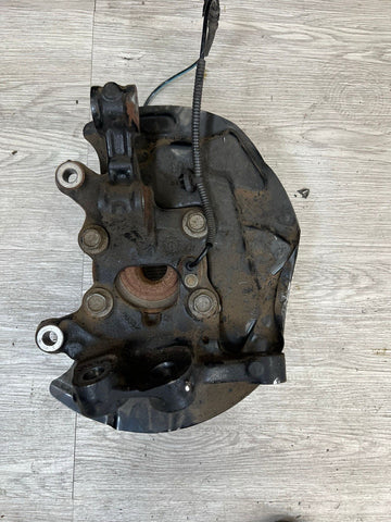 2024-2025 FORD MUSTANG FRONT LEFT DRIVER SIDE SPINDLE KNUCKLE HUB OEM