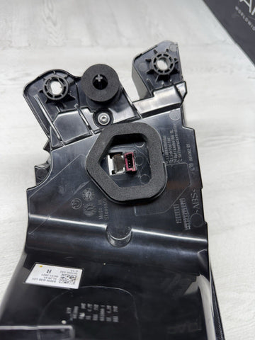 BMW 21-23 5 Series M5 G30 LCI Right Passenger OEM Taillight Tail Light *Water