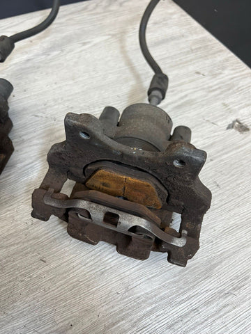 BMW E90 E92 E93 328 330 335 07-13 PAIR REAR BRAKE BRAKES CALIPERS PADS