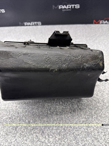 1715881 BMW E30 Air Intake Filter Box 280202082
