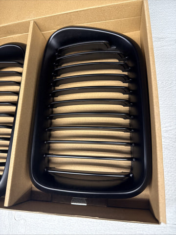 NEW BMW 97-99 E36 M3 Front Kidney Grilles Matte Black Set