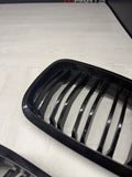 BMW 01-06 E46 M3 Front Kidney Grilles Gloss Black Set Double Slotted