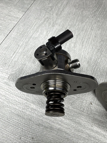 OEM BMW F90 M5 M8 Competition S63TU HPFP High Pressure Fuel Pumps 13517852361