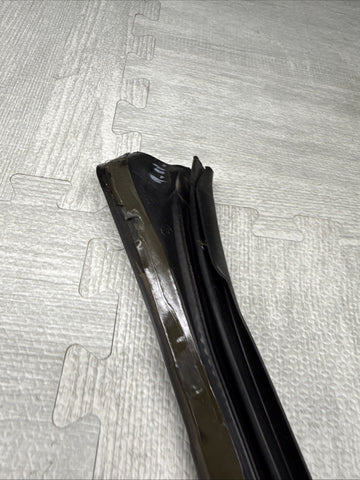 96-02 BMW Z3 Z3M Roadster Front Right Side Body Door Seal OEM
