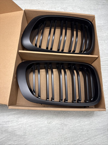 NEW BMW 01-06 E46 M3 Front Kidney Grilles Matte Black Set Double Slotted