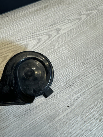 11-13 BMW E70 X5M FRONT LEFT DRIVER SIDE HIGH NOTE TONE HORN SIGNAL OEM