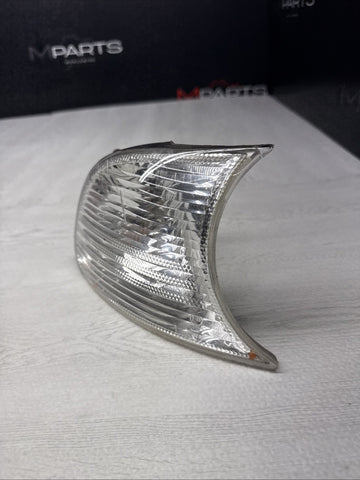 98-02 BMW 3 E46 COUPE RIGHT SIDE TURN CORNER SIGNAL LIGHT 0311329014 OEM