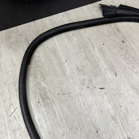 BMW E46 M3 01-06 Left Driver Side Door Weather Strip Seal Black OEM*Rip