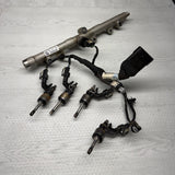23-24 FORD ESCAPE ENGINE FUEL INJECTION RAIL & INJECTORS / PRESSURE SENSOR OEM