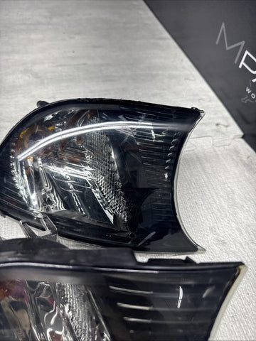 Depo 02-06 BMW E46 325ci 330ci M3 2dr Smoked Corner Lights