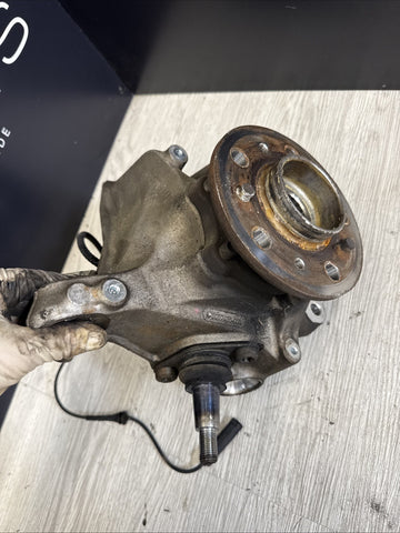BMW X3M F97 X4M F98 20-24 RIGHT PASS FRONT SPINDLE KNUCKLE HUB BEARING OEM