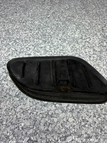 2008-2013 BMW M3 E92 E93 Right Hood Scoop Seal OEM 8041988