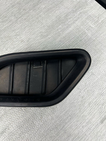 BMW E90 E92 E93 M3 08-13 Hood Scoop Seal Right Passenger 8041988