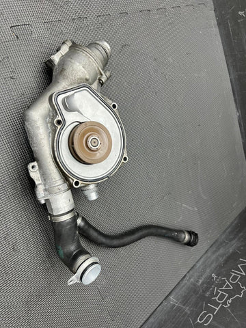 15-20 BMW F80 F82 F83 M3 M4 S55 WATER PUMP THERMOSTAT HOUSING