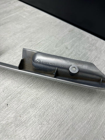 BMW E36 M3 COUPE TRUNK LID GRIP 51248413387 8413387 ORIGINAL ARCTIC SILVER
