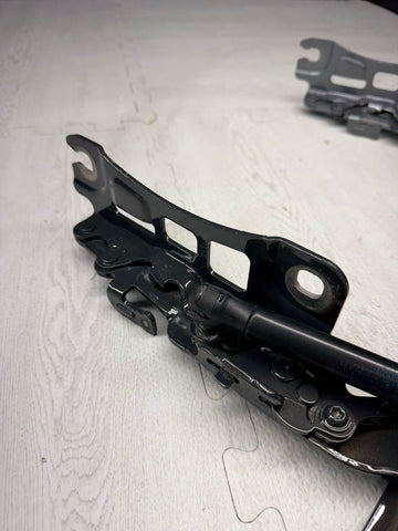 BMW 21-26 G80 M3 REAR TRUNK LID HINGES W/SHOCKS STRUTS