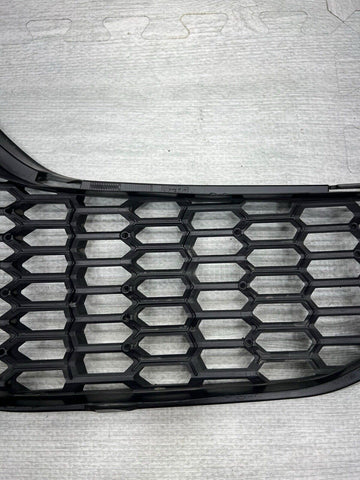 15-20 BMW F80 F82 F83 M3 M4 Front Left Driver Bumper Grille Vent Trim OEM