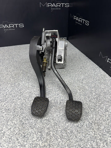 08-13 BMW E90 E92 E93 M3 Manual Transmission Brake Clutch Pedal Assembly