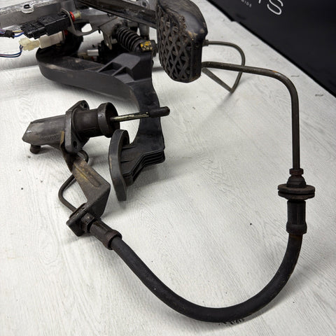 BMW 98-02 Z3 M Z3M MANUAL CLUTCH & BRAKE PEDAL ASSEMBLY OEM 1164842