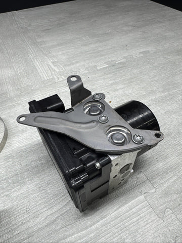 08-13 BMW E90 E92 E93 M3 ABS DSC Pump 7846816