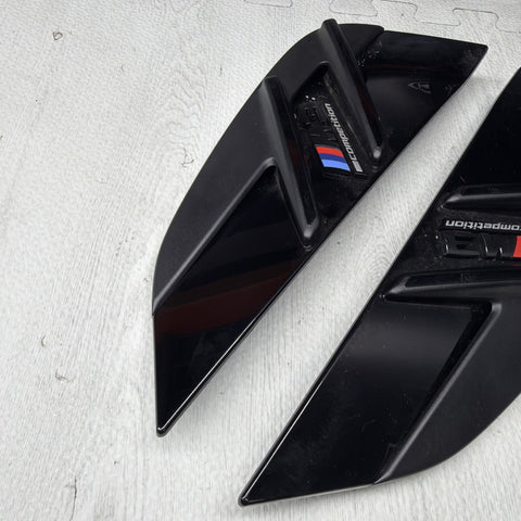 BMW 21-26 G80 M3 COMPETITION LEFT RIGHT FENDER GRILLS GRILLE BADGE BLACK