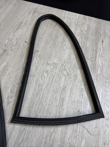BMW 94-99 E36 325 328 M3 Coupe Panel Window Seals Black Quarter Rear