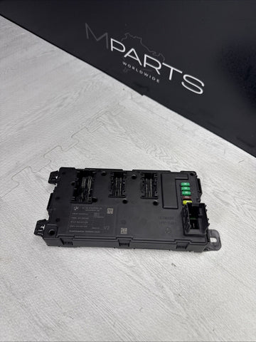 V2 REM 12-18 BMW F82 F30 F32 Rear Body Control Unit Electronic Module BCM Box