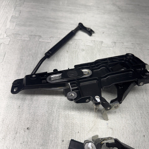 01-06 BMW E46 325 330 M3 - Convertible Top Latches Motors  - 7031361 7031362 OEM