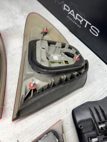 01-06 E46 BMW 330 M3 CONVERTIBLE REAR LED TAIL LIGHTS 6937454 SET