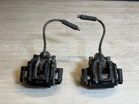 08-13 BMW E90 E92 E93 08-13 PAIR REAR BRAKE BRAKES CALIPERS PADS