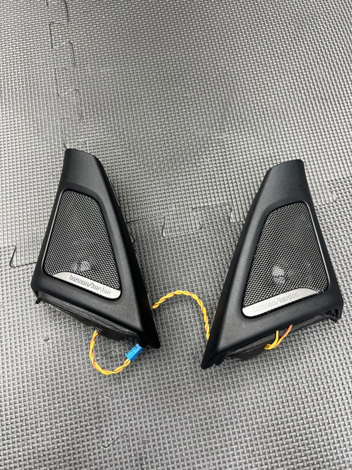 【新品・未使用】純正 F10 M5 触媒　1台分 BMW F10 M5 11-16 HARMAN KARDON TWEETER SPEAKERS 7349009 9184794