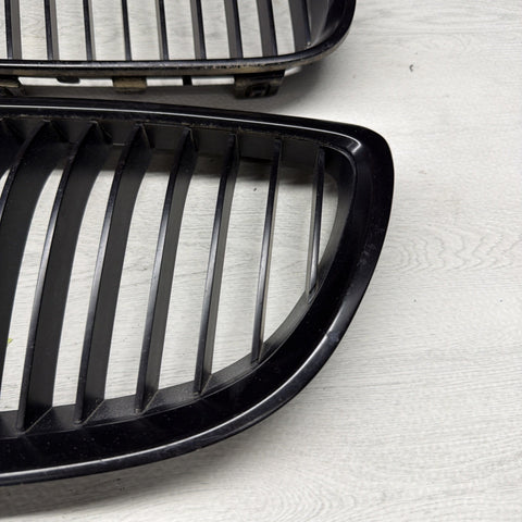 08-13 BMW E90 E92 E93 M3 Front Kidney Grilles Gloss Black
