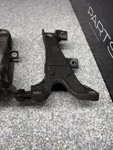 92-02 BMW E36 Z3 Left & Right Engine Mount Support Bracket Set 1141137 1138249