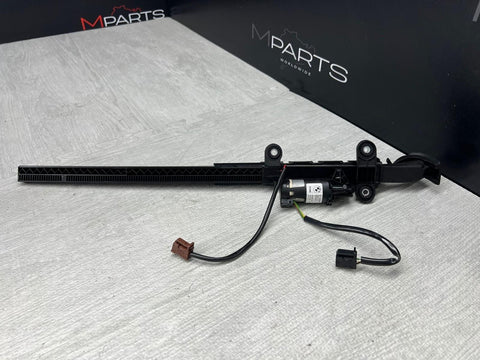 2006-2013 BMW E92 E93 M3 COUPE RIGHT SEAT BELT HANDOVER 7211 9165380-02 OEM