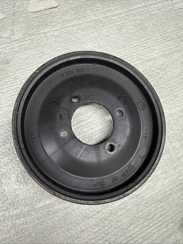 06-10 BMW E60 E63 E64 M5 M6 V10 Engine Water Pump Pulley OEM 178052