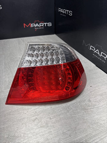 BMW E46 325 330 M3 CONVERTIBLE LED TAIL LIGHT RIGHT PASSENGER *Notes*