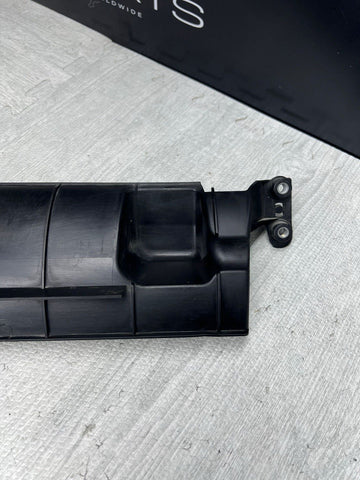 08-13 OEM BMW E90 E92 E93 M3 S65 Engine Front Lower Oil Cooler Bracket Duct