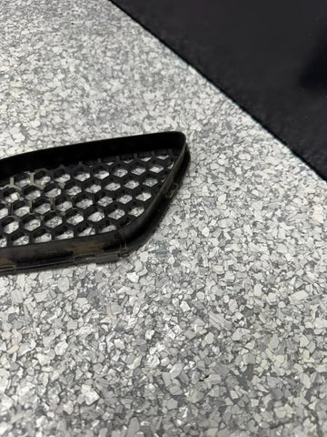 08-13 BMW 3 Series E92 M3 Front Left N/S Bonnet Grill OEM 8041985