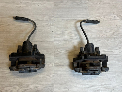 08-13 BMW E90 E92 E93 08-13 PAIR REAR BRAKE BRAKES CALIPERS PADS