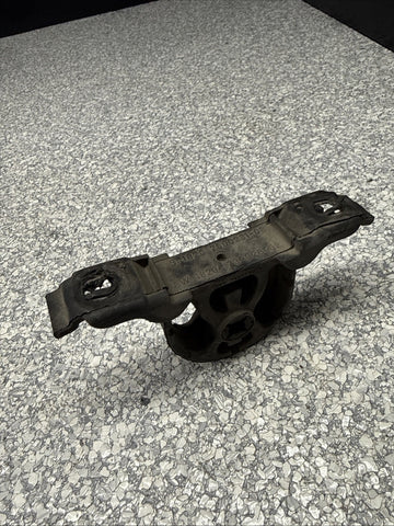 BMW F80 F82 F83 M3 M4 EXHAUST HANGER MOUNT 18207500281 ORIGINAL 18-20-7-500-281