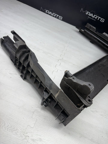 06-10 BMW E60 E63 E64 M5 M6 V10 S85 RADIATOR CARRIER HOUSING BRACKET MODULE OEM