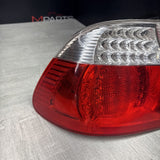 01-06 E46 BMW 330 M3 CONVERTIBLE REAR LED TAIL LIGHT RIGHT 6937454